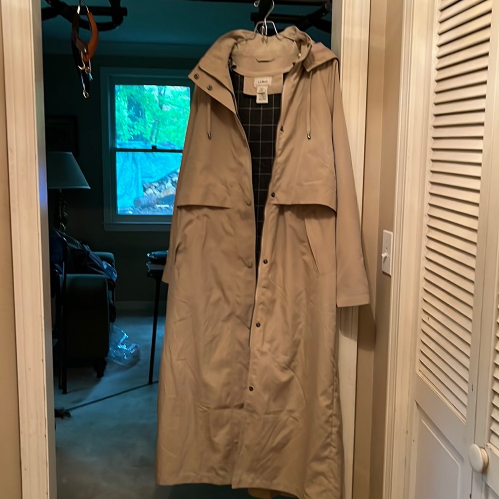 Classic ll bean long tan lined rain coat